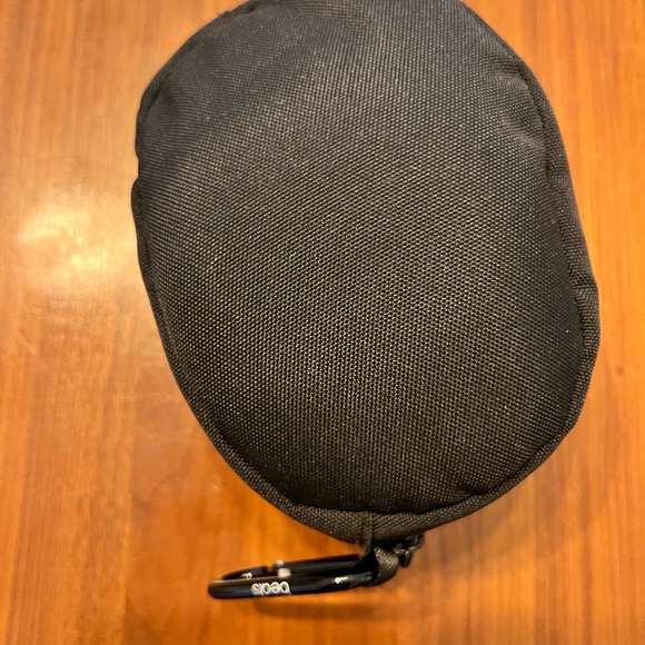 Beats Solo3 Wireless On-Ear Headphones - Matte Gold BASICALLY NEW - Picture 9 of 12